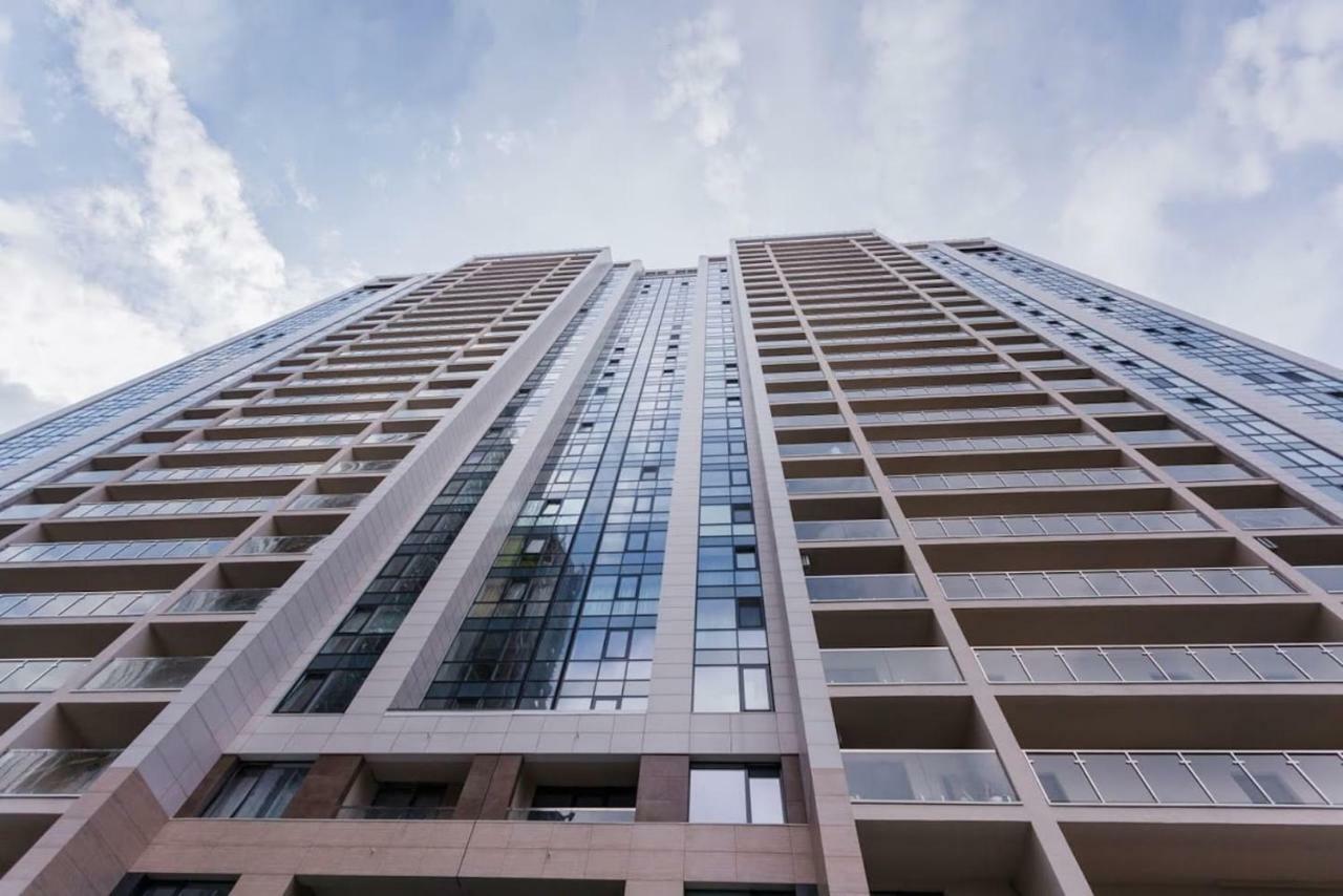 Красивая Квартира В Парке Kyiv Exterior photo